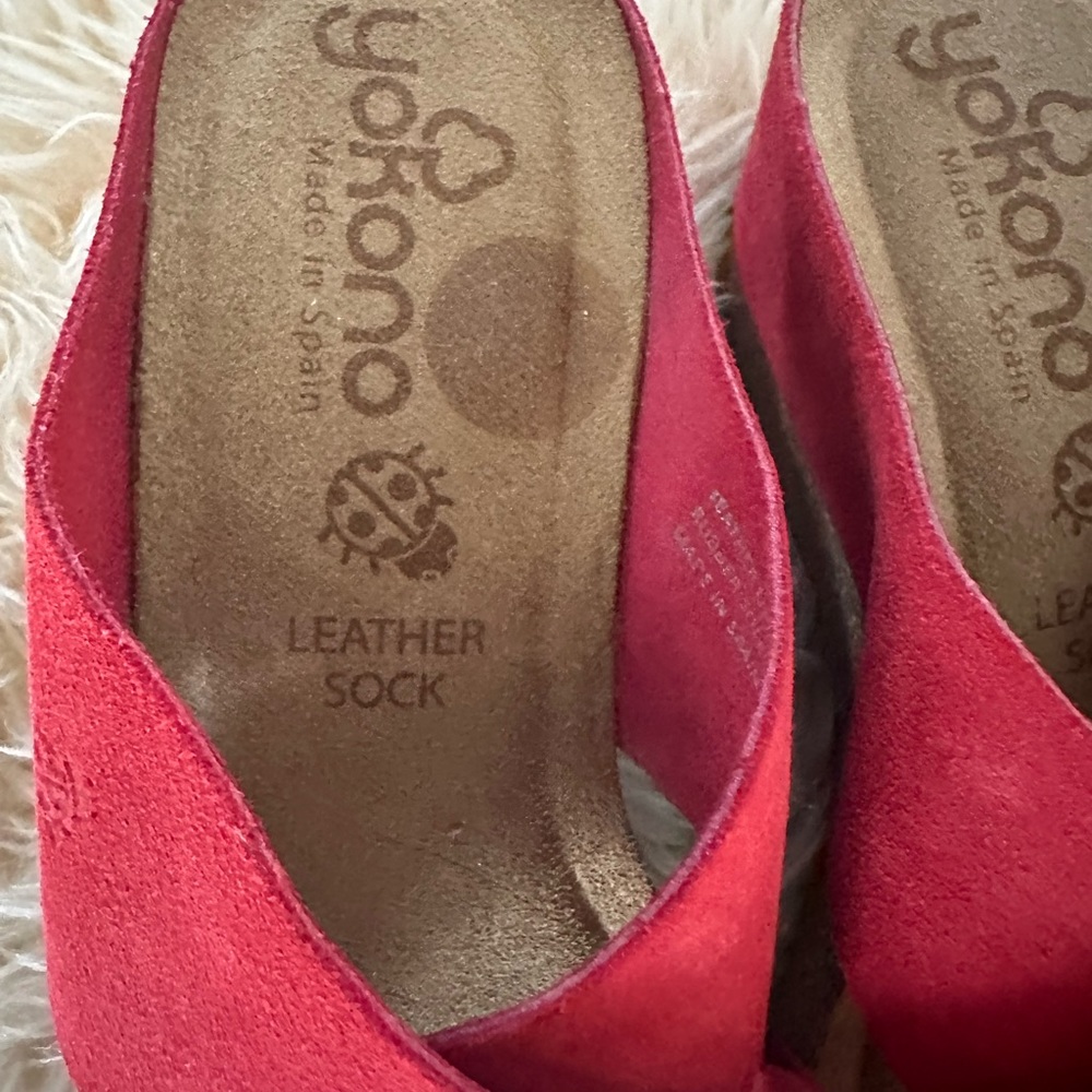 YOKONO Women's Red Suede Wedge Crisscross Sandals - Picture 3 of 6